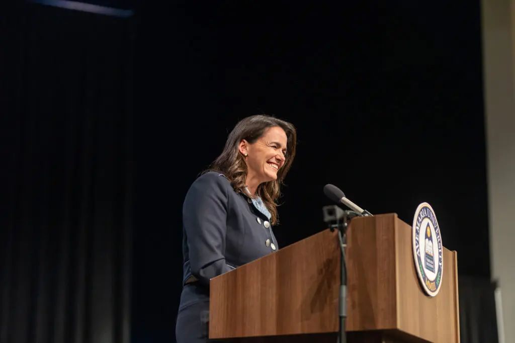 La presidenta de Hungría, Katalin Novack, durante su discurso en la Universidad Ave María de Florida (EEUU)